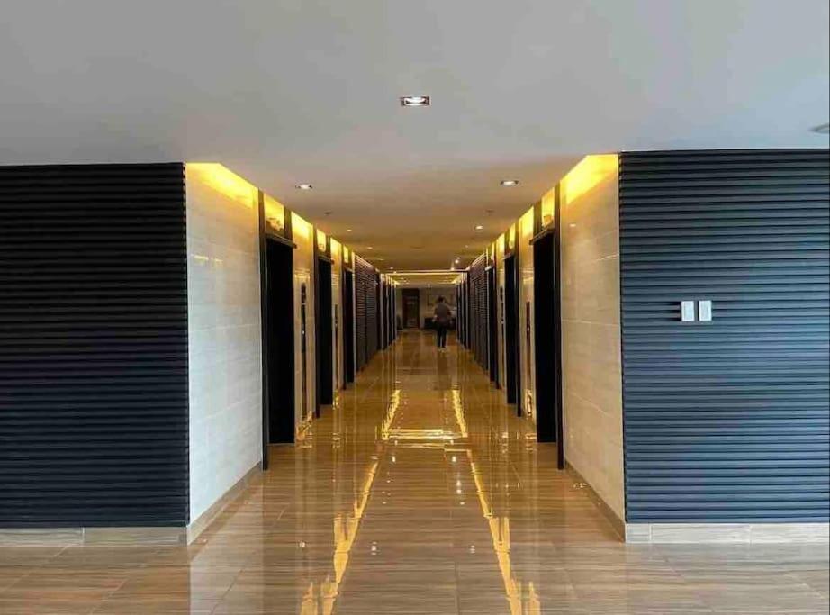 Apartment In Air Residences, Makati With Wifi, Netflix, Pool, Mall And More Manila Luaran gambar