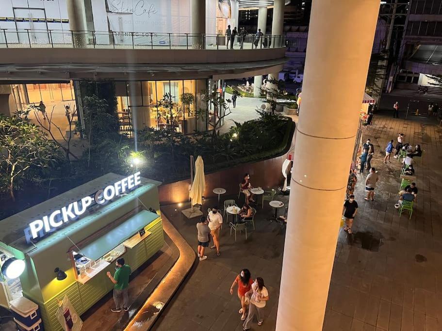Apartment In Air Residences, Makati With Wifi, Netflix, Pool, Mall And More Manila Luaran gambar