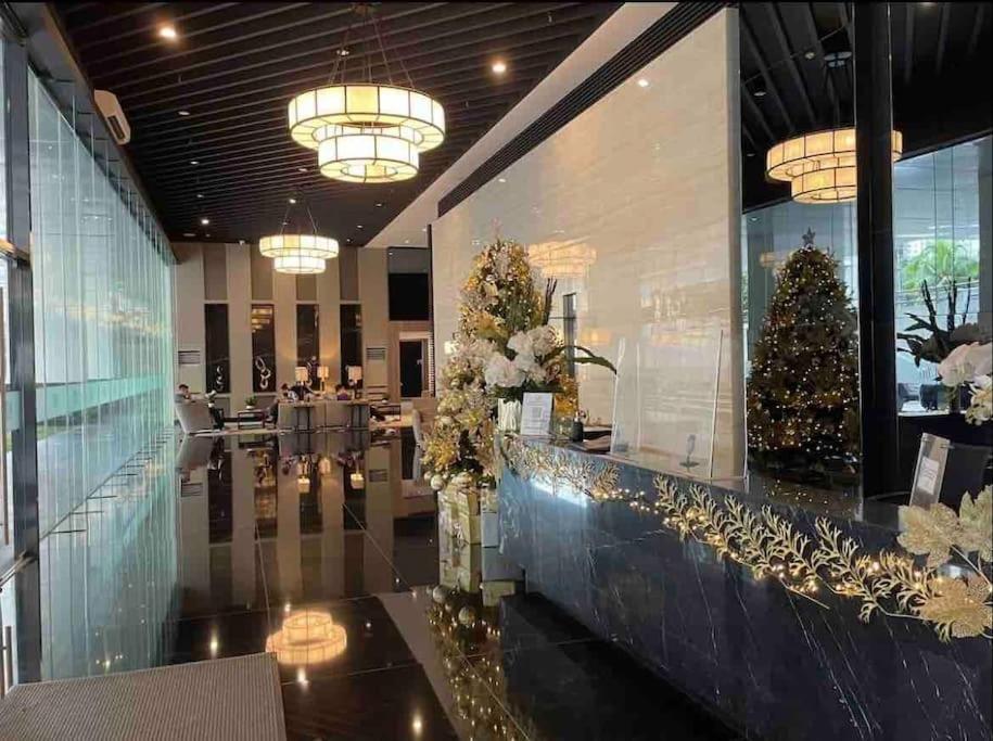 Apartment In Air Residences, Makati With Wifi, Netflix, Pool, Mall And More Manila Luaran gambar