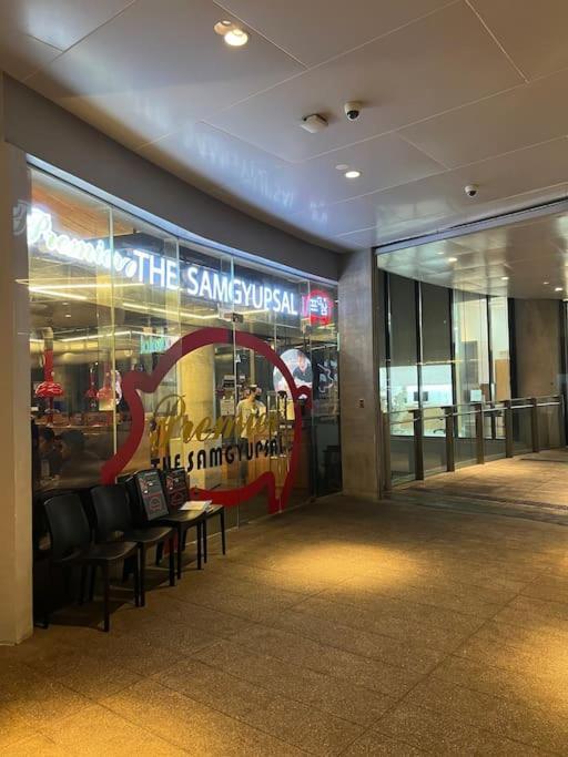 Apartment In Air Residences, Makati With Wifi, Netflix, Pool, Mall And More Manila Luaran gambar
