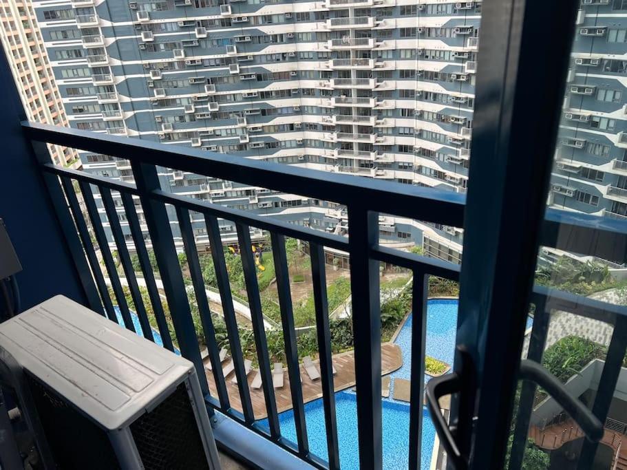 Apartment In Air Residences, Makati With Wifi, Netflix, Pool, Mall And More Manila Luaran gambar