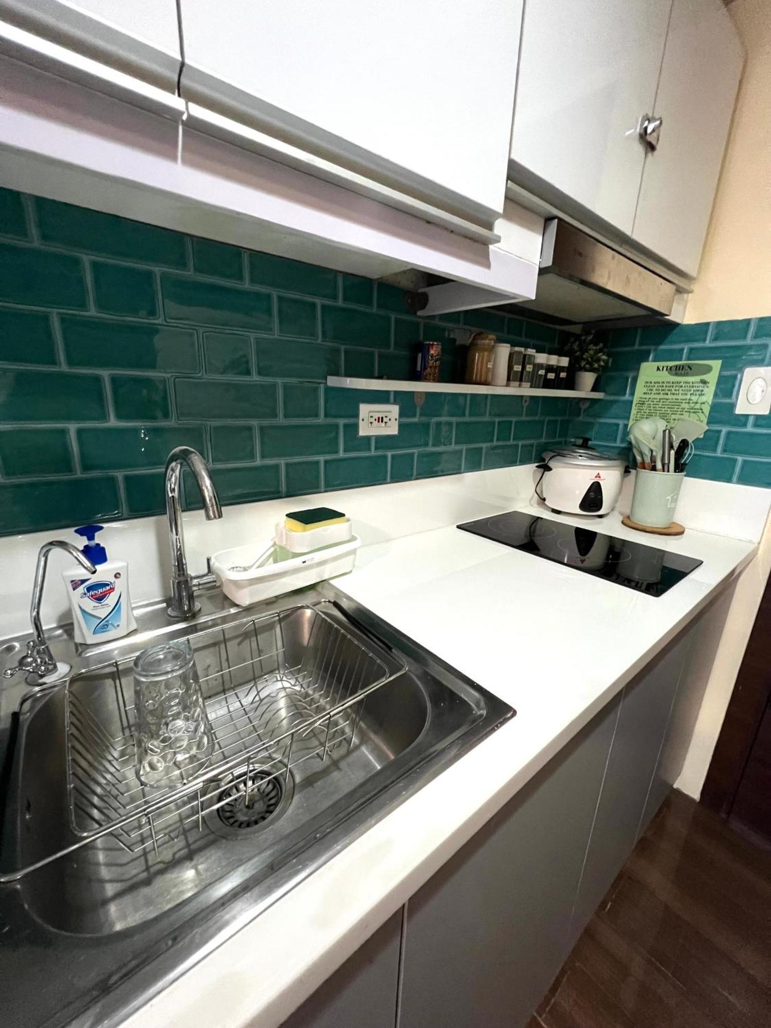 Apartment In Air Residences, Makati With Wifi, Netflix, Pool, Mall And More Manila Luaran gambar