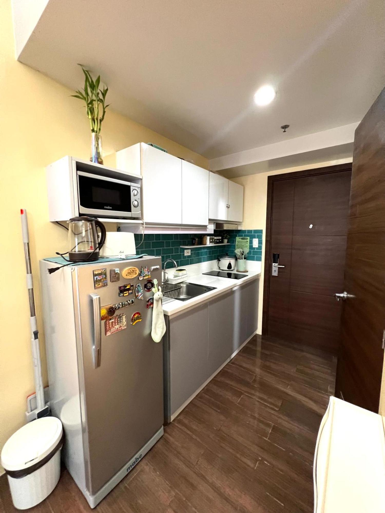 Apartment In Air Residences, Makati With Wifi, Netflix, Pool, Mall And More Manila Luaran gambar